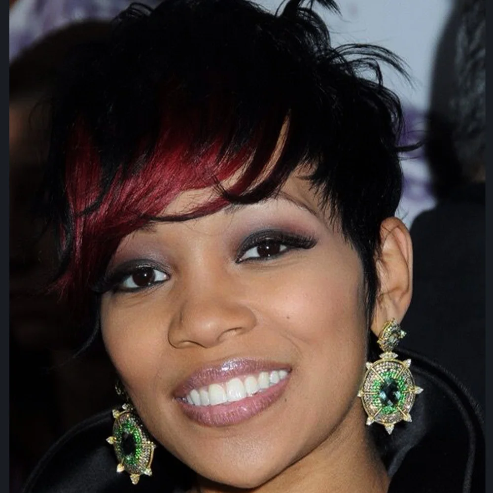 Peruki z krótkimi włosami dla czarnoskórych kobiet, peruki pixie cut wykonane maszynowo z grzywką, czarne z czerwonymi warstwami, peruki bob dla kobiet.