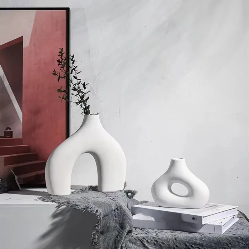 Modern style round openwork white ceramic vase for home decoration hotel interior design