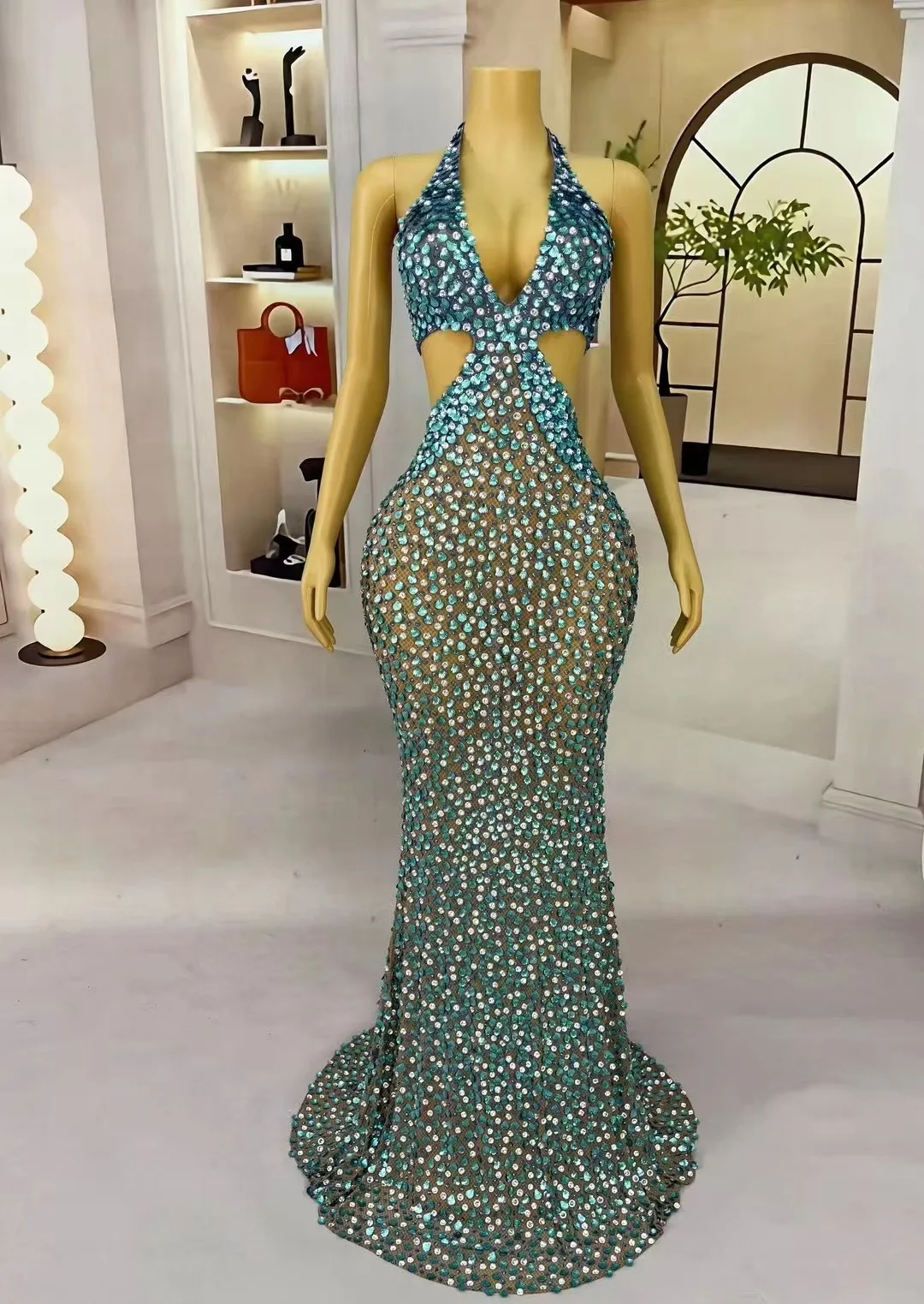 Women Luxury Sparkly Prom Gowns Sky Blue Sequines Glitter Halter Backless Maxi Long Birthday Celebrity Evening Party Dresses