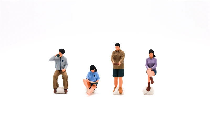 

Xcartoys 1:64 RV Life Miniature figure set Model