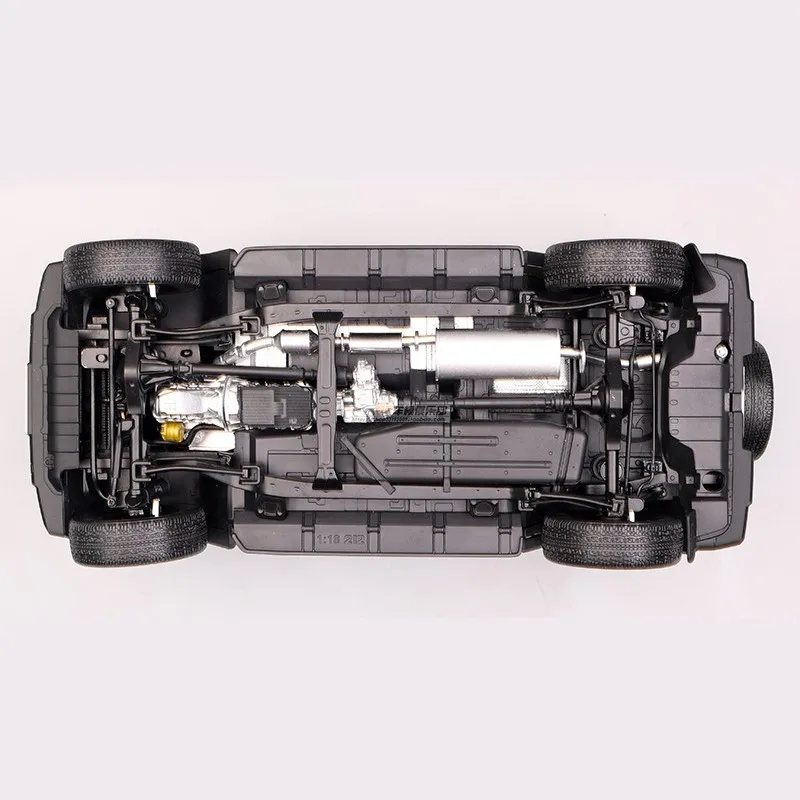 BJ212 BEIQI 212 T01 Modelo de coche de simulación de aleación, decoración SUV, réplica de metal fundido a presión, regalo para niños, coleccionable para adultos, verde, 1:18