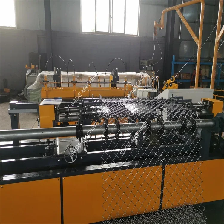 Yugong Hot Sale Servo Motor Double Wires Fully Automatic Chain Link Wire Mesh Fence Making Machine Price