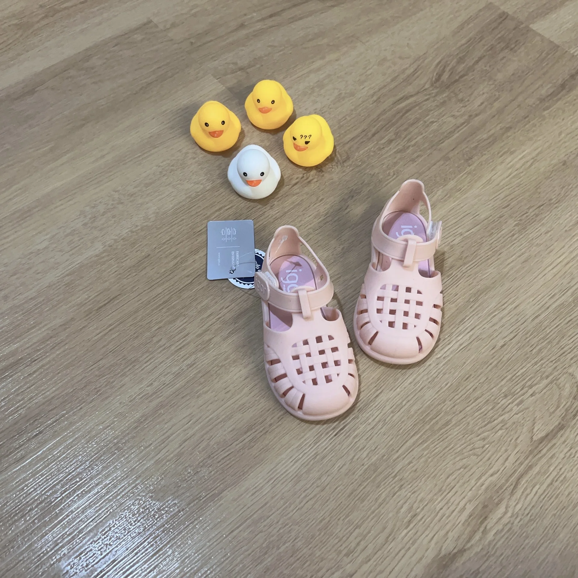 New Girl Brazil Summer Jelly Shoes Little Baby Toddler Fashion Classical Soft Sole Roma Sandals Kids Anti-Slip Beach Shoes SO136