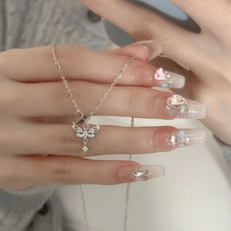 Angel Wings Rhinestone Pendant Necklace for Women Minimalist Clavicle Chain Gift for Girlfriend Delicate Jewelry Accessory