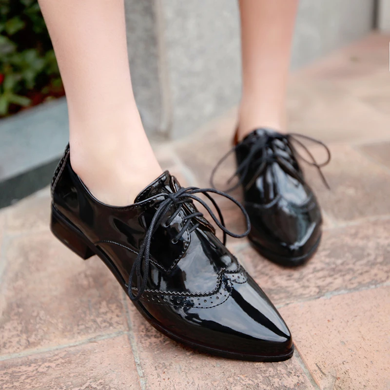 Size 34-43 Women Derby British Flats Shoes Oxford Patent Leather Pointed Toe Casual Office Party Lace Up Red Vintage Lady Brogue