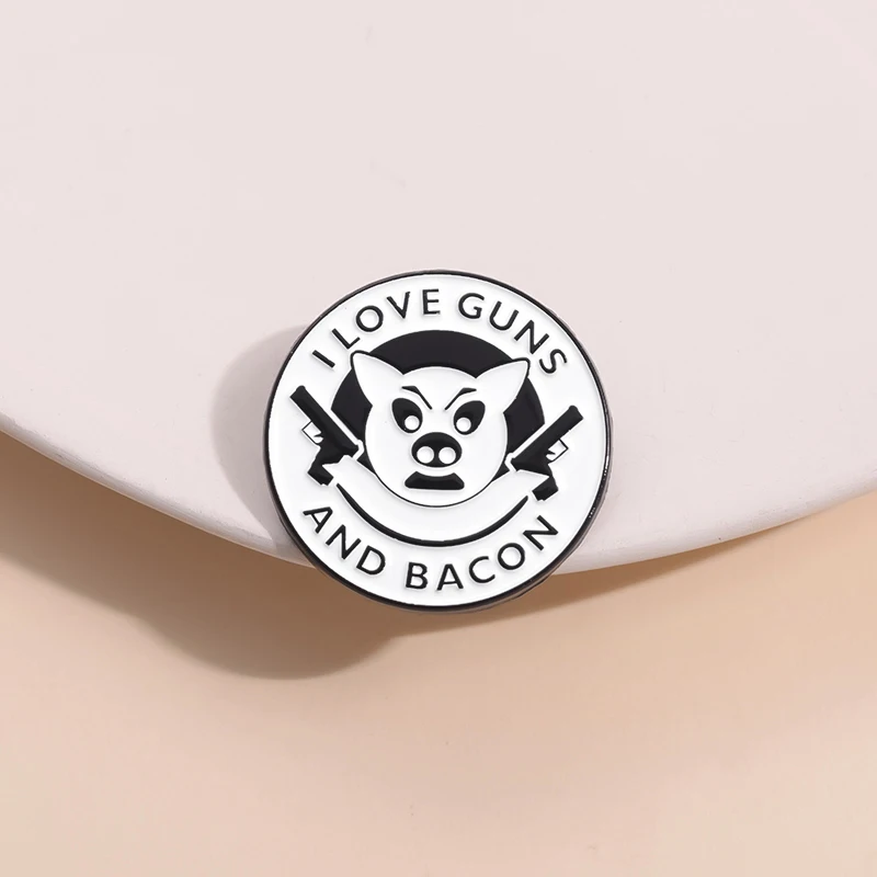 I Love Guns And Bacon-Alfileres esmaltados, broches de animales de dibujos animados de cerdo fresco, insignia de solapa decorativa de Metal, mochila, regalo de joyería para niños