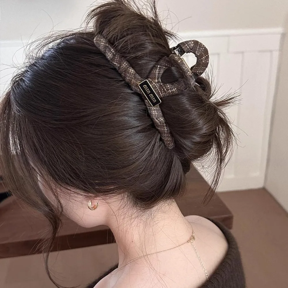 

Minimalist Style Patterned Fabric with Letter Decoration Design Exquisite Daily Styling Shark Clip Headpiece the Back of Head