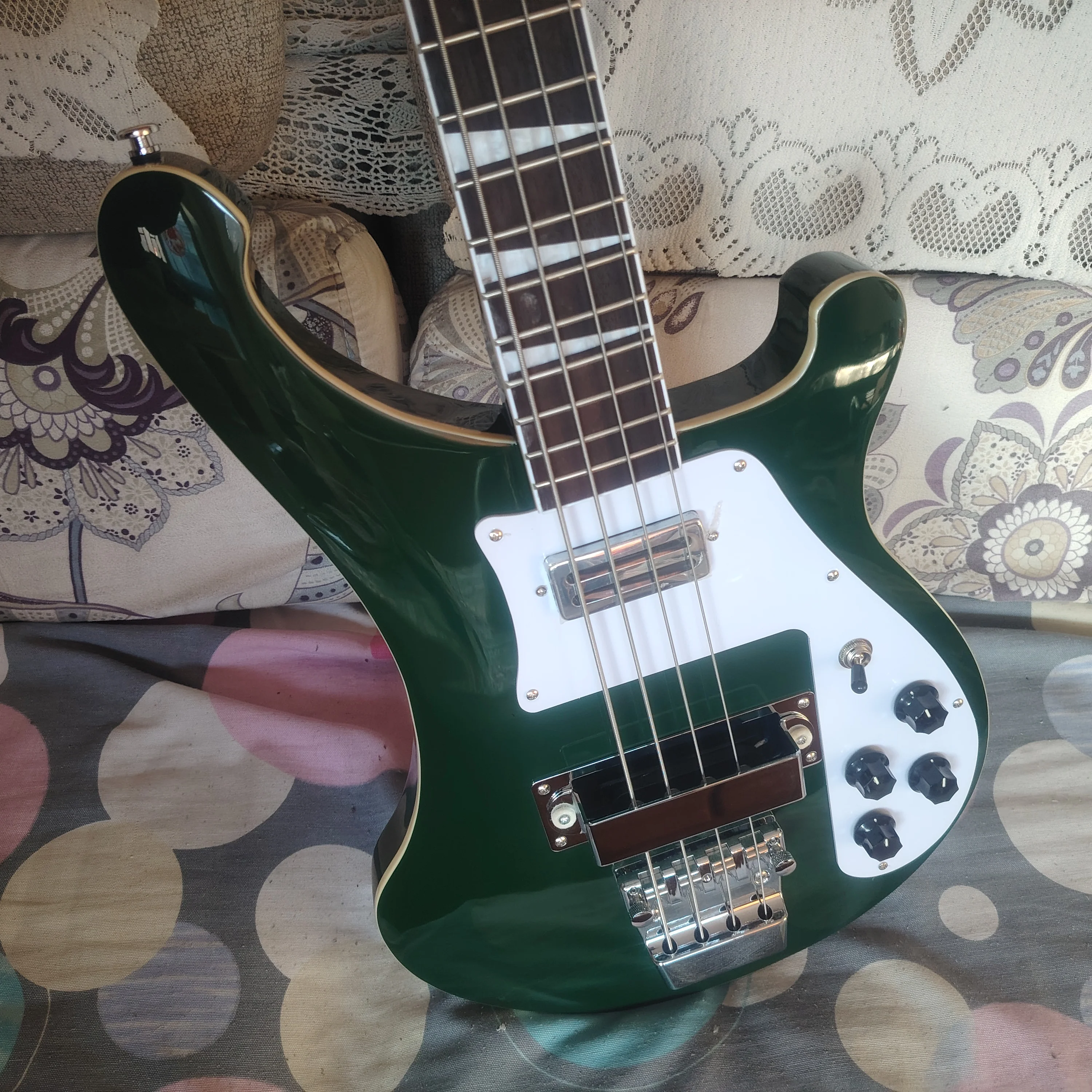 

High quality 4003GREEN color BASS guitar, shipped from local warehouse in the United States