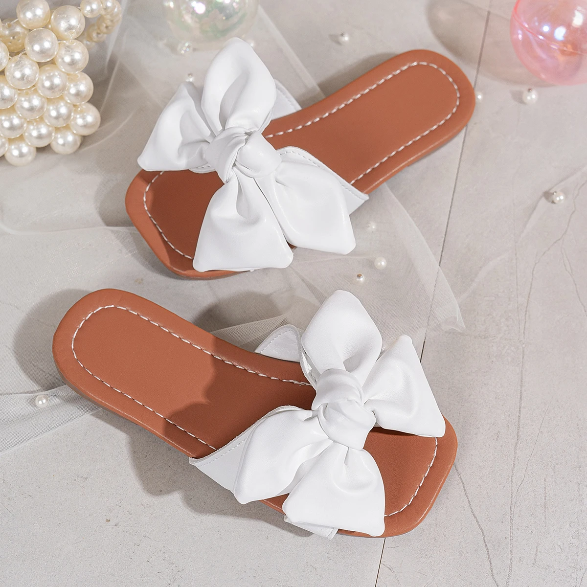 

Little Girls Leather Sandals with Big Bow 2026 New Summer Big Kids Beach Slippers Soft Sole Trendy School Outdoor Daily Wear