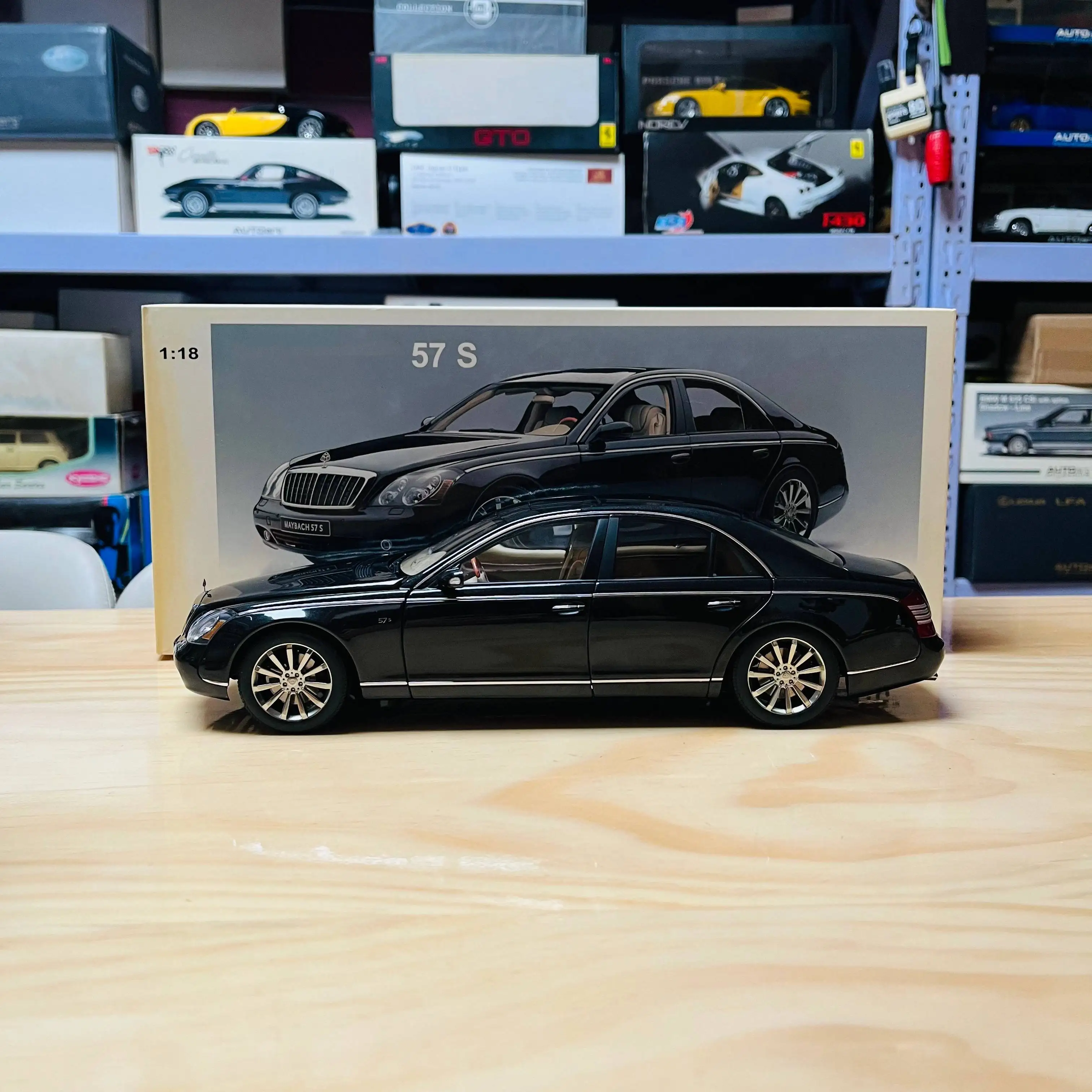 Autoart 1:18 Mayba 57S Black Simulation Limited Edition All Open Alloy Metal Static Car Model Toy Gift