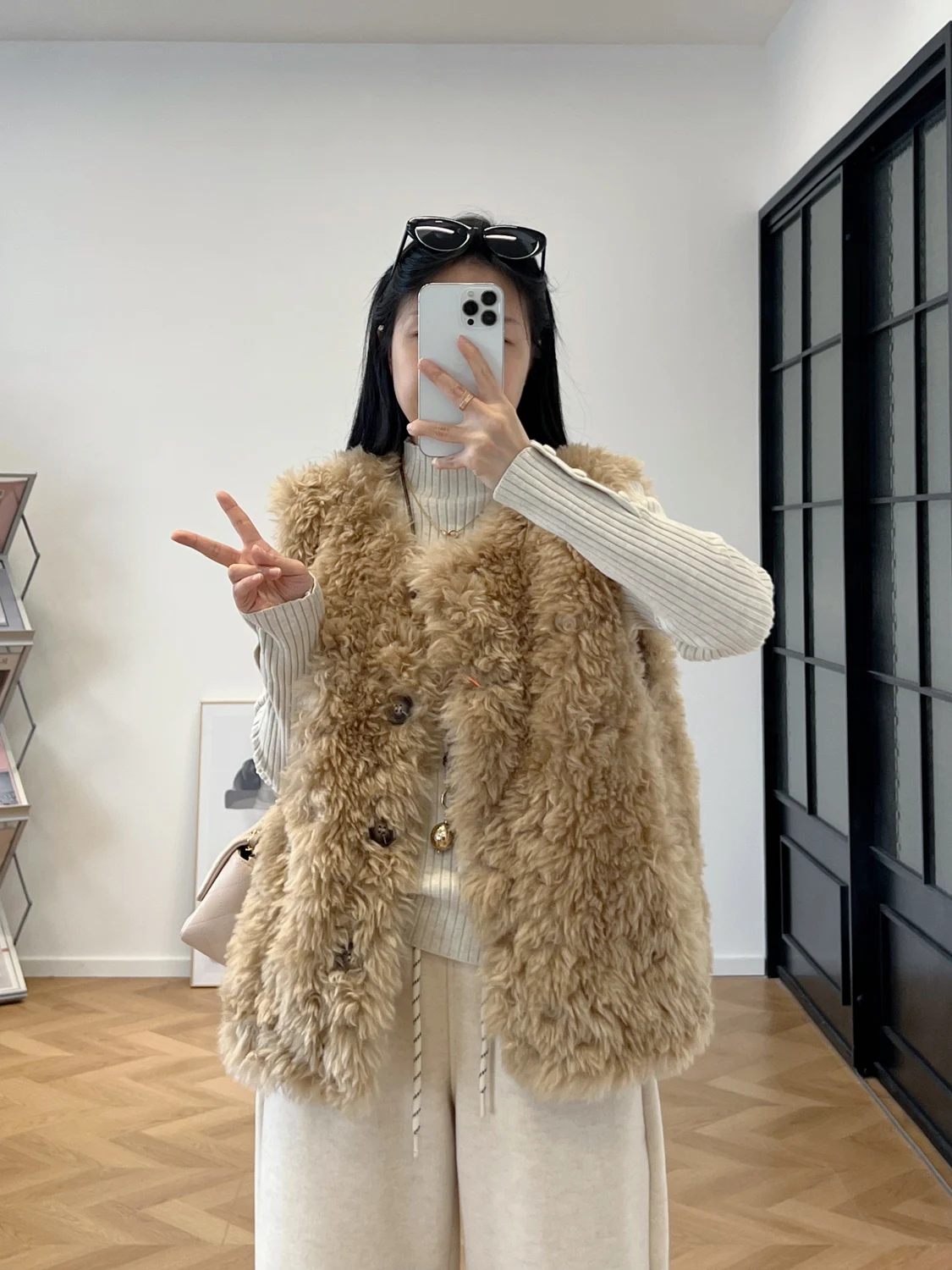 

Женский осенне-зимний жилет Ele с меховой подкладкой, V-образный вырез, из полиэфирного волокна, теплый, легкий, роскошный