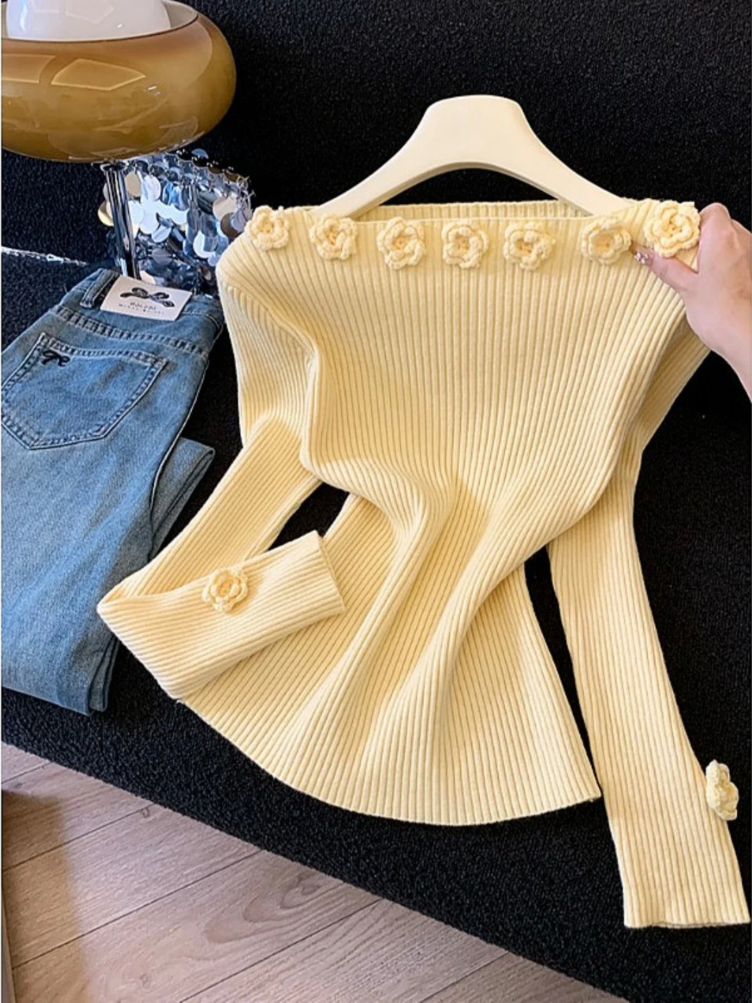 

Pure Desire Style One-Shoulder 3D Flower Knitted Sweater Women's Slim Fit Inner Wear High-End Feeling Base Layer Sweater