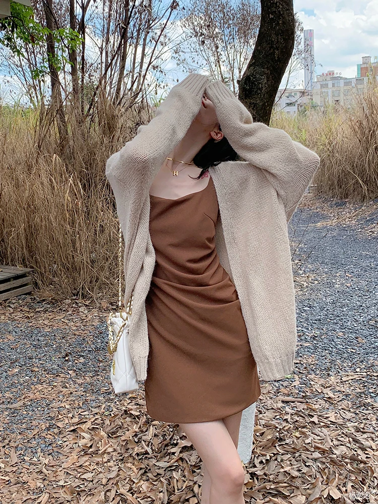 

Женский вязаный комплект Yang Pao Pao, юбка с застежкой на талии и открытый кардиган из карамельного и бежевого цвета, состоящий из двух предметов, осенняя мода