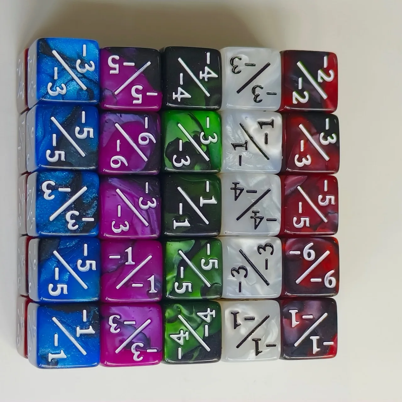 

10pcs Set of 16mm Square Angle Plus Minus Sign Dice D6 Plus Minus Dice Wanzhi Card Rpg Board Game Entertainment Dice Set Dnd