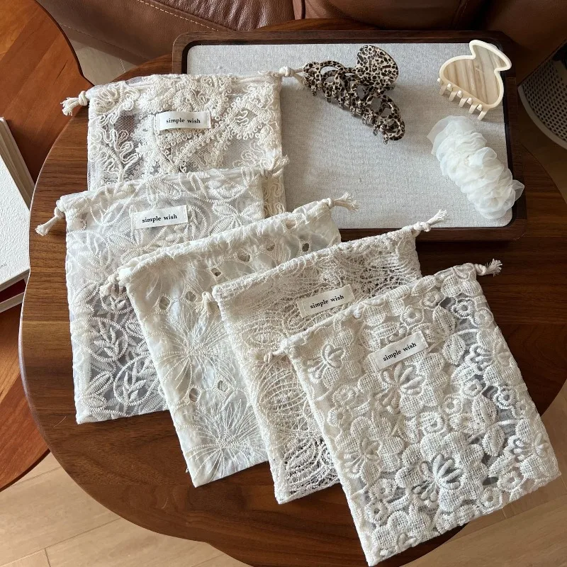 Fashion Portable Pocket Lace Pattern Rope Drawstring Design Cosmetics Bag Canvas Dustproof Stationery Storage Bag Case