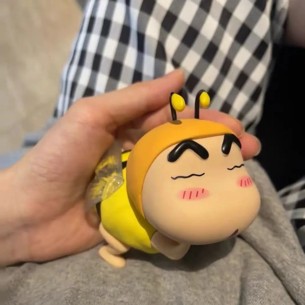 Crayon Shin-Chan Cos Bee Action Figure With Light Toys Anime Shin Chan Figuras Kawaii Doll Model Gk Statue Decoration Kid Gift