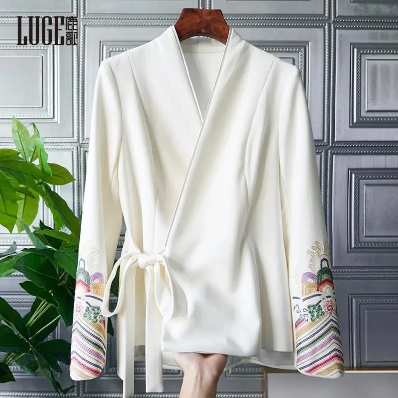 Ladies Spring New Buckle Coat Chinese Style Embroidery Chinese Style coat Light Luxury National Tide Cardigan Simple  Coat Woman