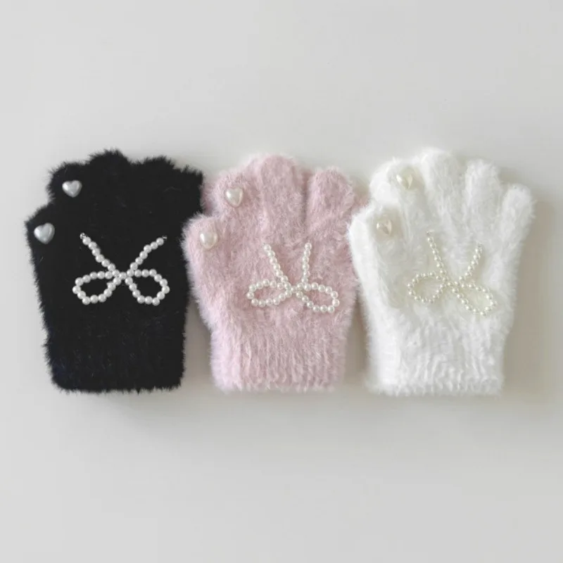 Guantes para niños de 3 a 8 años, Otoño Invierno, nuevos guantes cálidos a prueba de viento de punto de felpa con lazo de perlas de dibujos animados, guantes de amor para niñas al por mayor