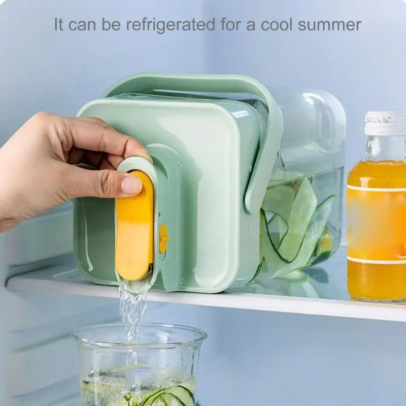 

Convenient and Large Water Pitcher Large Capacity Beverage Bucket for Picnics L5BE