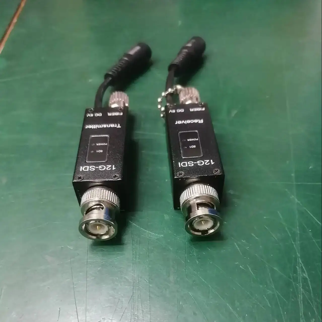 

2 Pairs Mini 12G SDI Transmitters&Receivers With ST Fiber Connector