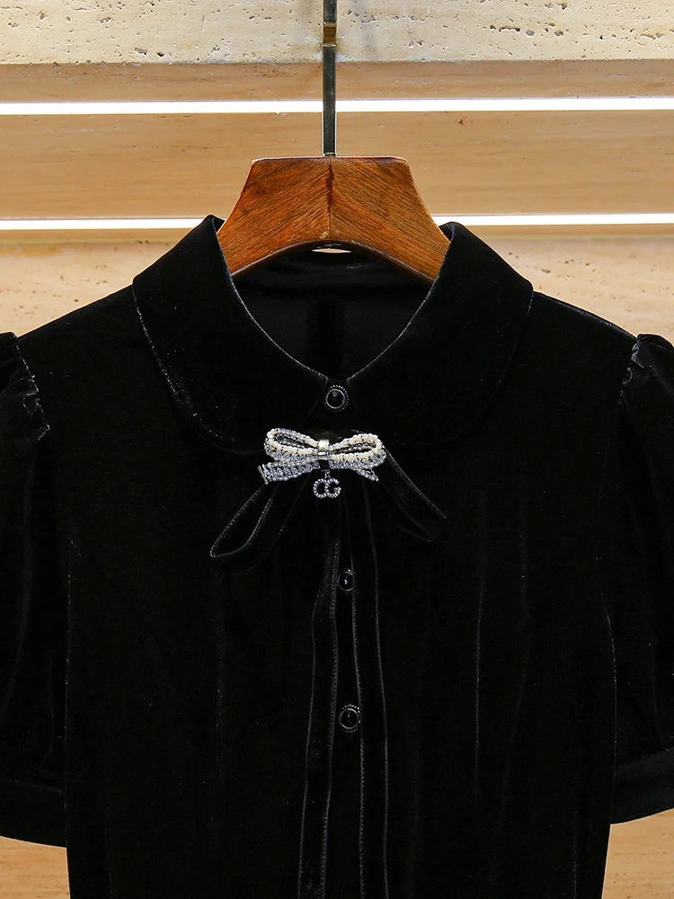 Hochwertiger Samt-Irt mit Fliege in kleiner Fransen-Schlitten für Damen, gerade geschnittener französischer Schlitten mit Diamantverzierung...