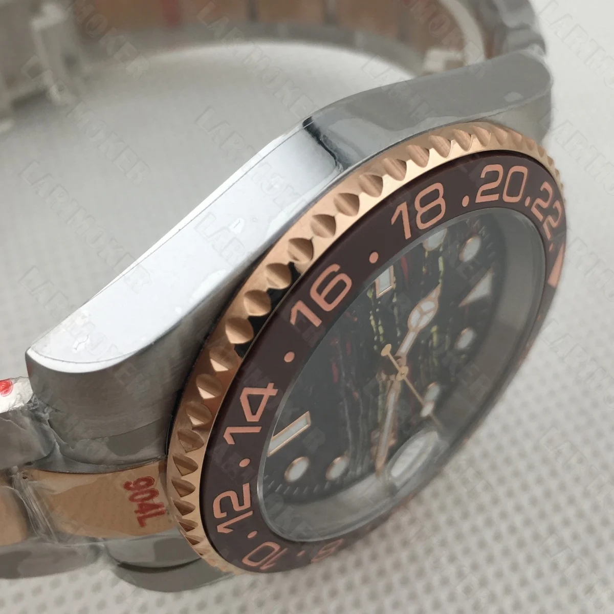 Two-tone rose gold 40mm NH34 mechanical men's watch GMT Tiger's Eye date window sapphire glass green luminous ceramic bezel