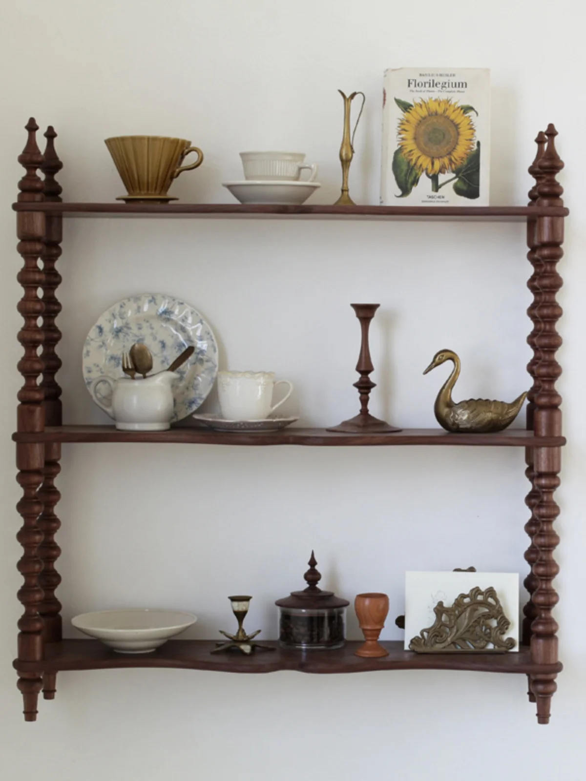 French medieval storage rack, wall mounted partition rack, coffee shop, homestay, Japanese vintage cup and plate display