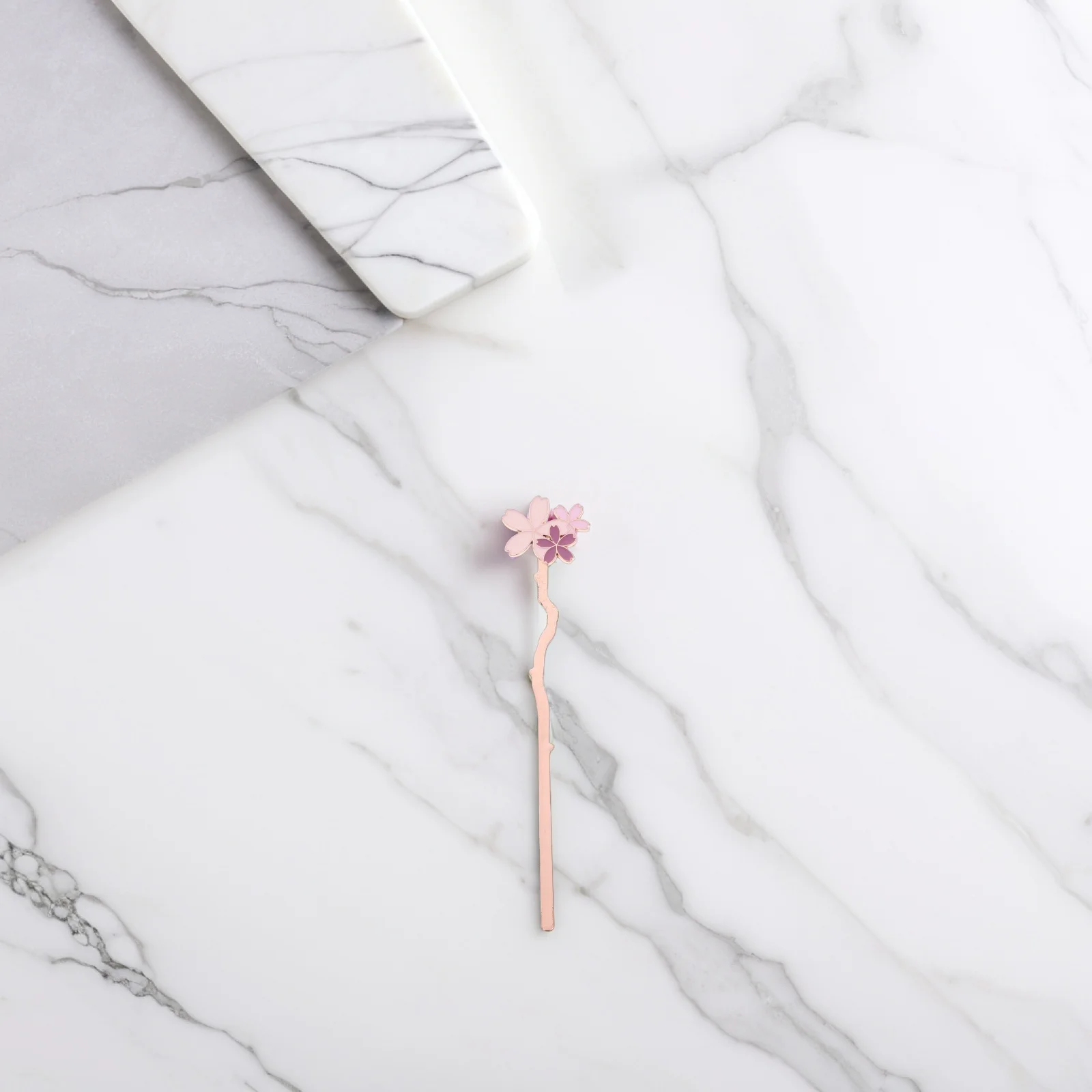 

Cartoon Bookmarks Metal Flower Cherry Blossom Reading Accessories Long Strip Shape Gifts Literary Tags For Book Lovers