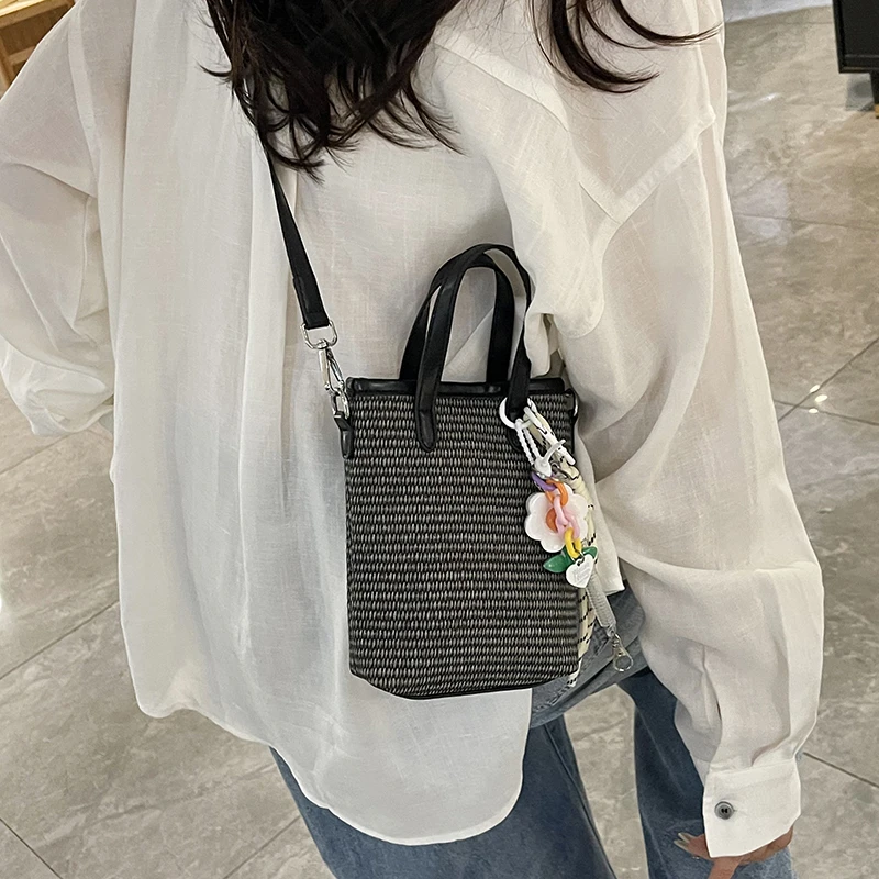 

Luxury Brand Ladies Handbag Fashionable Leather Tote Bag With Zipper Closure Durable For Office Travel