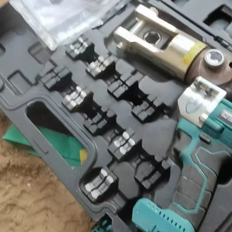 70/240mm Portable Lithium Hydraulic Crimping Pliers Electric Wire Terminal Crimper Battery Powered Charging Tool for Cable Lugs