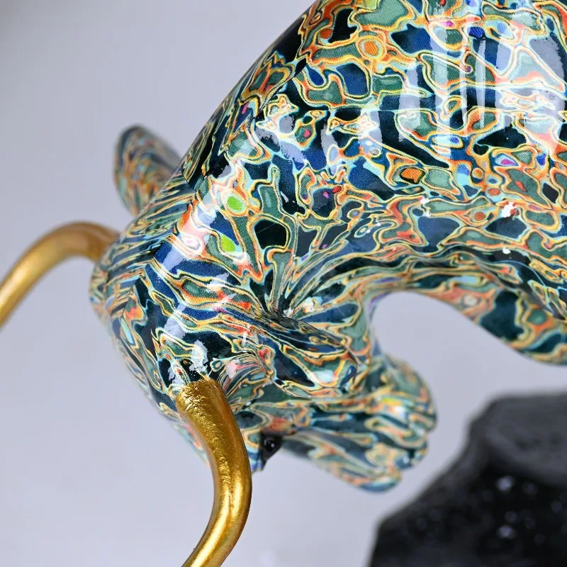 Wall Street Style - Elegant Bronze Bull Statue, Multi Functional Resin Art for Home and Office Decoration, Statue Decoration