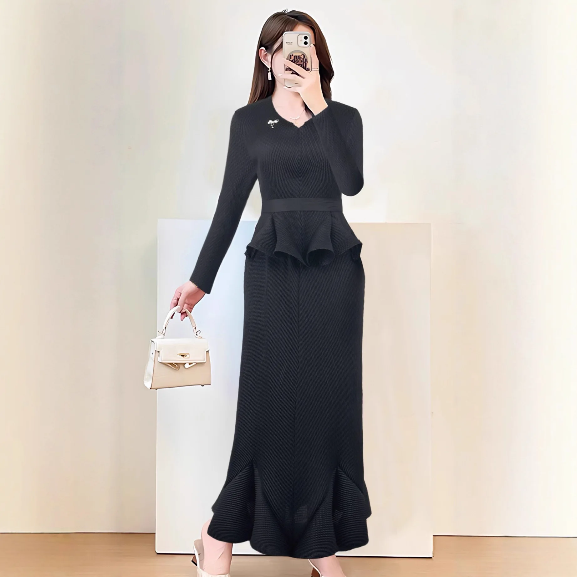 2025 Miyake Folds Autumn New Fashion Versatile V-Neck Commuter Women's Suit Long Sleeve Loose Two-piece Set
