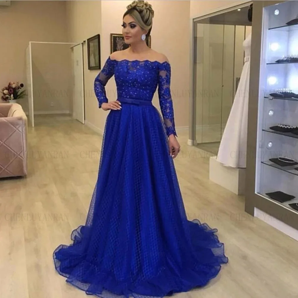 

2025 Plus Size Modern Lace Mother of the Bride Dresses Blue Appliqued Bow Belt Mother Dresses Royal Long Sleeves Wedding Party