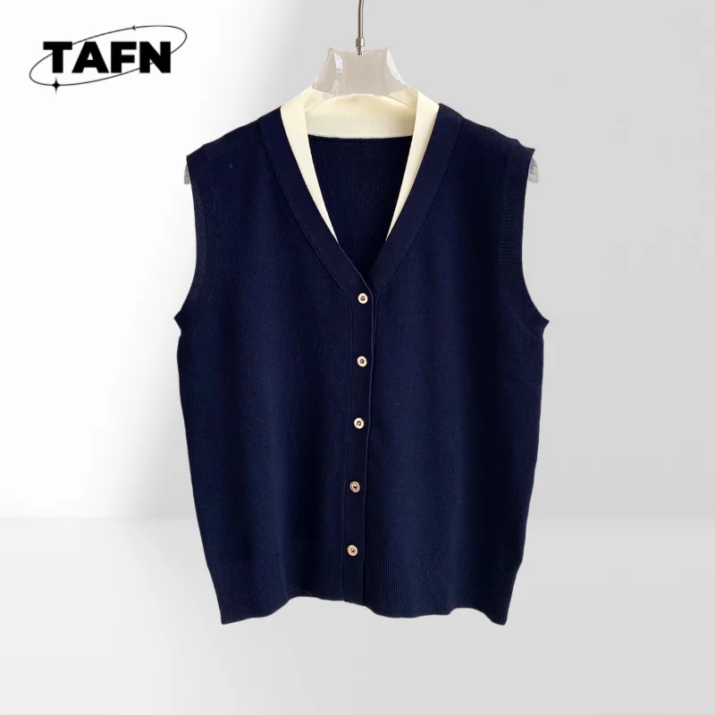 

100% Feels Smooth, Refreshing and Beautiful High Street Trendy Sleeveless Winter Jacket for Women in Fashionable Colors AF2733