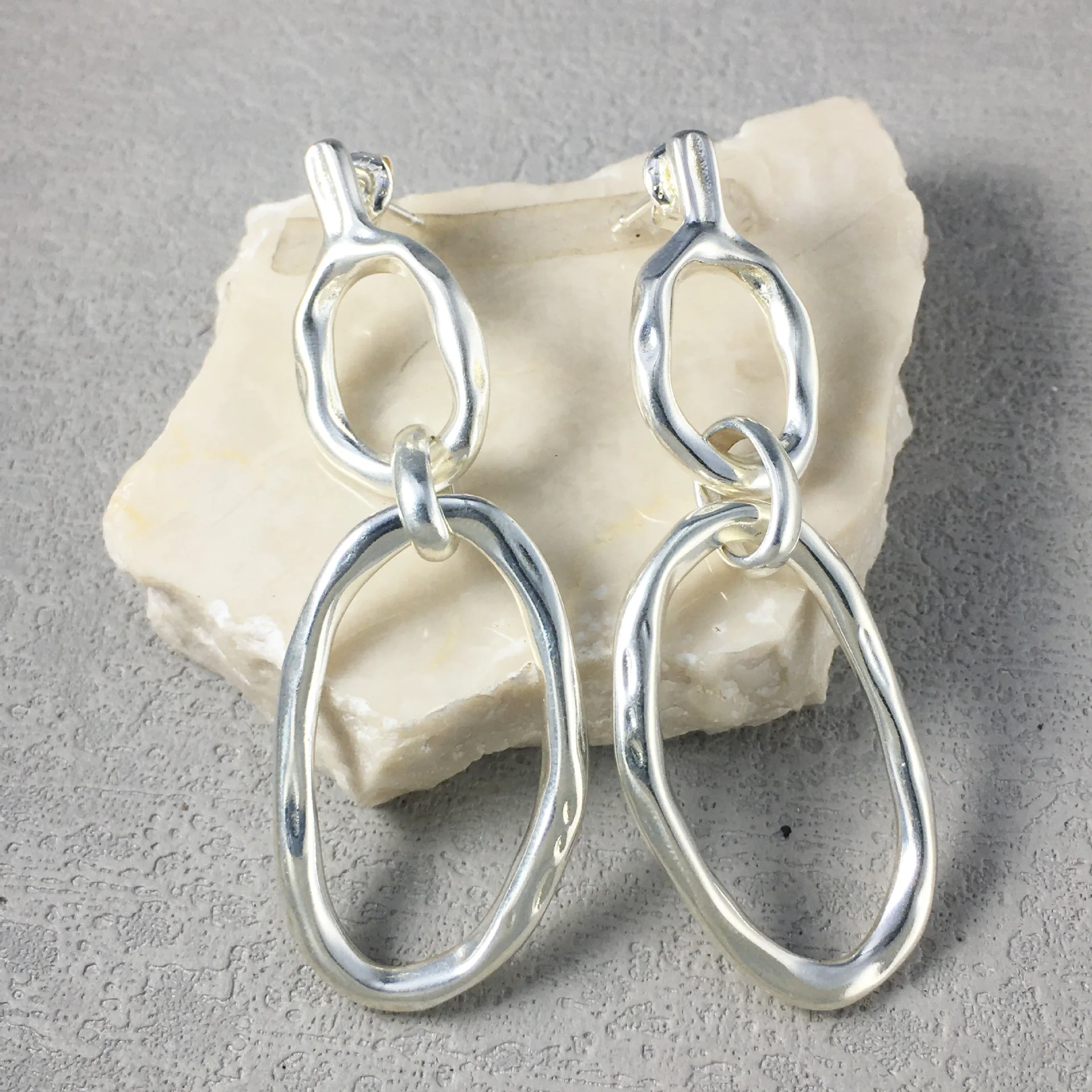 

High-quality vintage stainless steel electroplated women's earrings