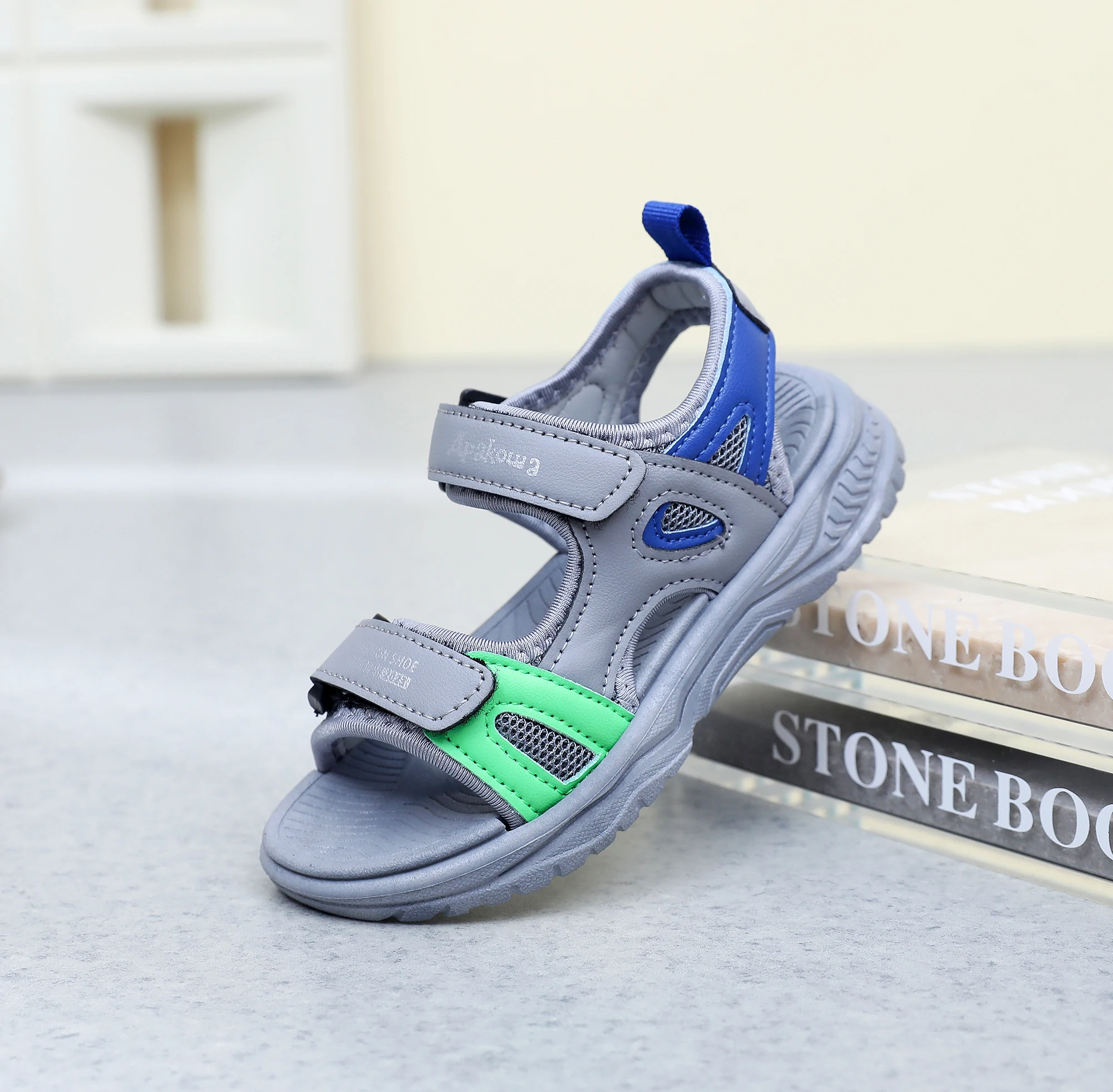 

1 Pair Boys' Sporty Sandals PU Material Breathable Mesh Upper PVC Sole Anti-Slip Thick Bottom Easy Wear Outdoor Casual Shoes