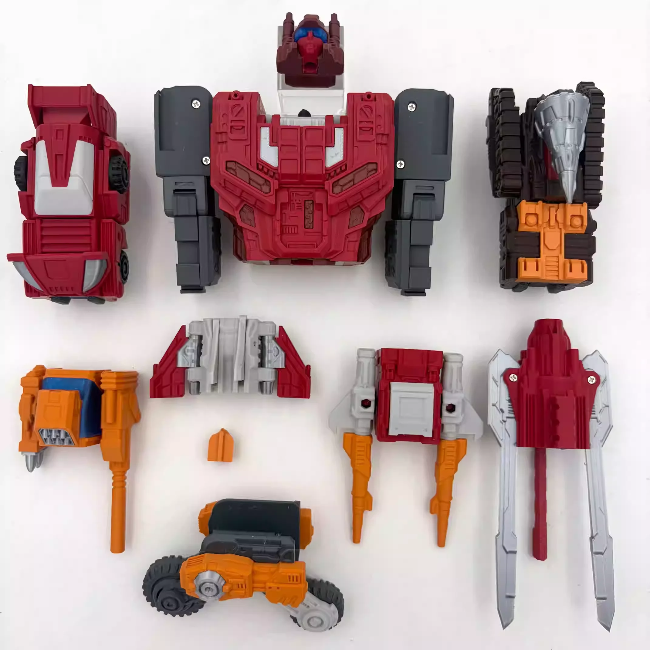 

В НАЛИЧИИ: Набор QQT PLA 3D DIY для всех участников проекта CRAFTSMAN TOYS DJS Computron