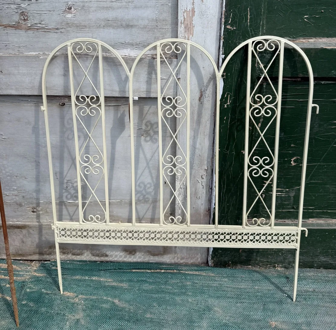 Decorative Garden Trellis Panel with Scrollwork, White Metal, 62W x 64.5H cm, Arched Design with Heart Pattern