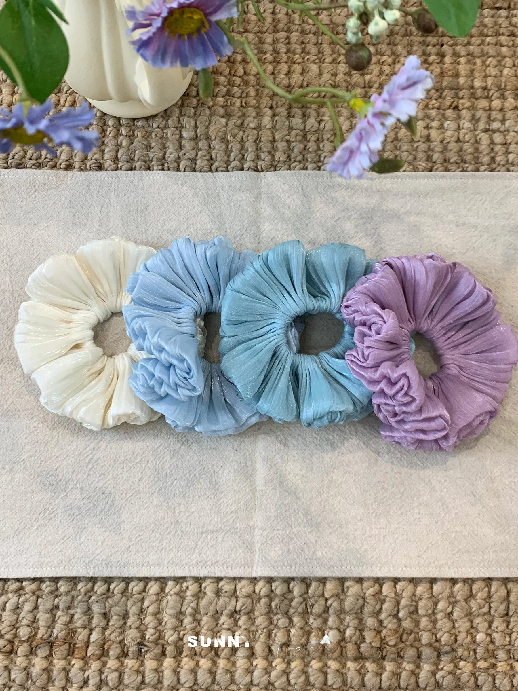 nova-chegada-elasticos-de-cabelo-estilo-coreano-em-tecido-brilhante-com-perolas-design-de-nuvem-fofa-e-donut-colorido-colecao-quatro-estacoes