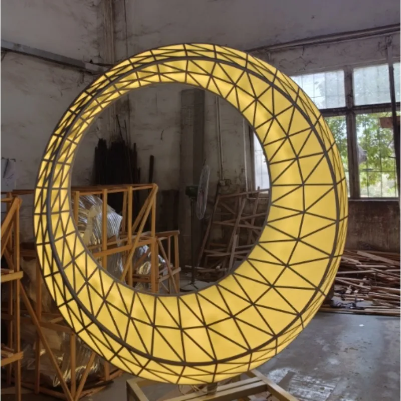 

Indoor/outdoor floor-to-ceiling metal craft sculpture, clever design for home or office decoration
