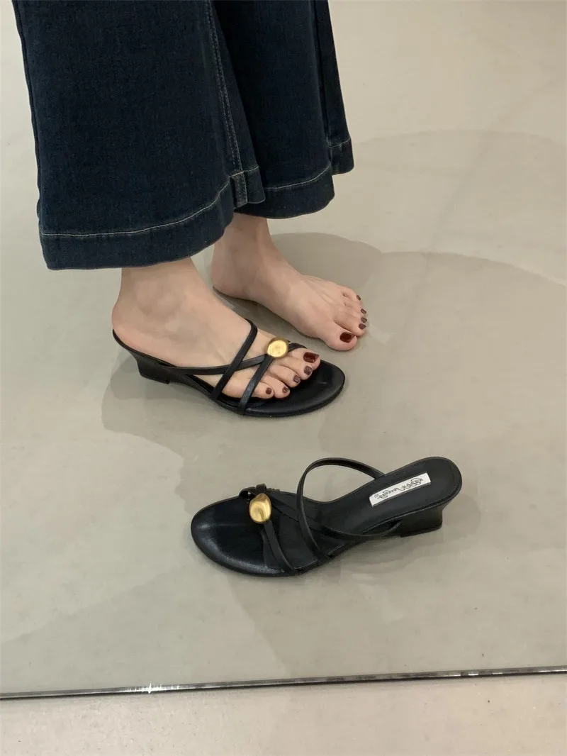 Fashion Slip on Mules Low Heels Slippers 2026 Summer New Brand Women Casual Outdoor Round Toe Shoes Ladies Slippers