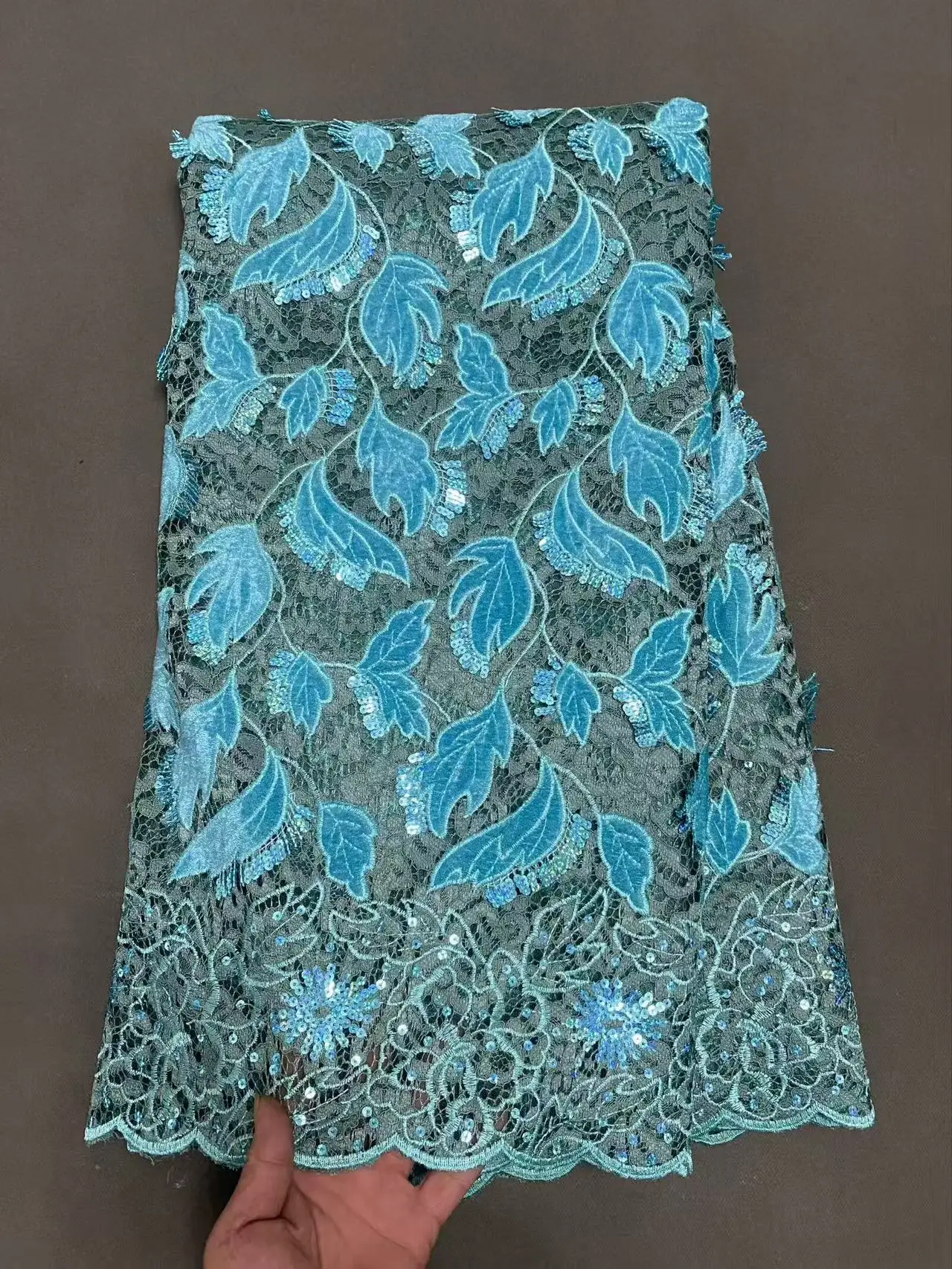 قماش دانتيل مخملي فاخر 5 ياردات جودة عالية 2025 قماش دانتيل أرجواني موضة ترتر قماش دانتيل أفريقي للنساء فستان Hm186-1