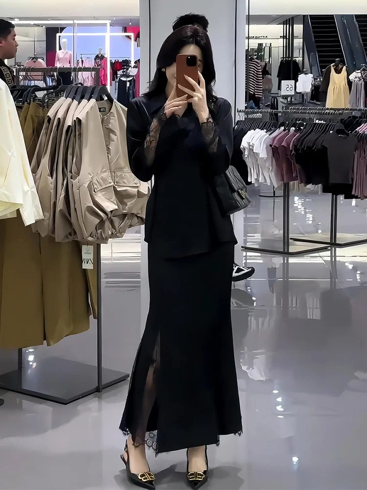 

Комплект из шелкового кружевного топа и юбки Ele Bla: уникальный и красивый женский костюм-двойка из весенней коллекции