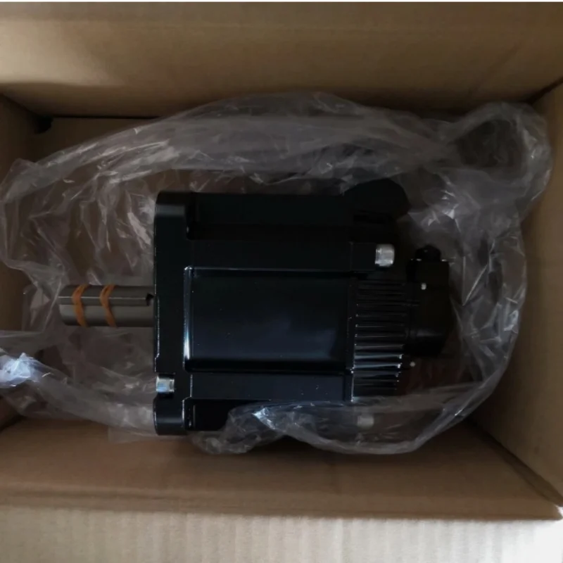 

Новый оригинальный серводвигатель SGM7G-44A7C61 SGM7G-44AFC61