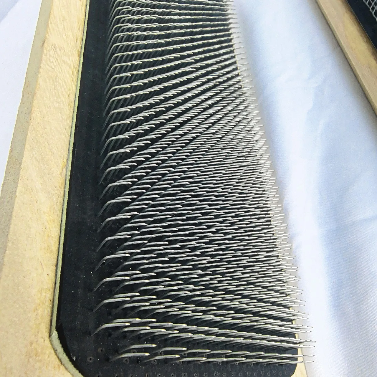 28x12cm-wooden-drawing-board-with-hair-clip-wig-crochet-card-providing-artists-with-a-convenient-process-storage-solution