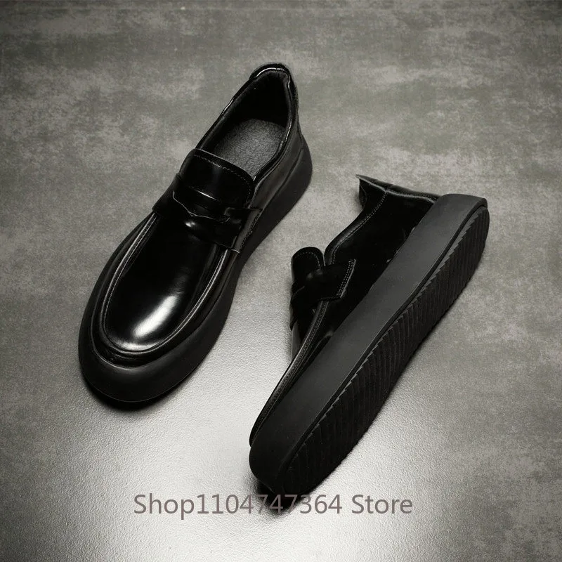 

Новинка весенней коллекции: Мужские лоферы из натуральной лакированной кожи, черные, на платформе, в европейском стиле, для молодежи