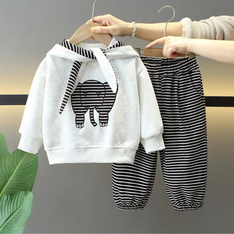 

Весенне-осенний комплект из 3 предметов для мальчиков с мультяшным принтом: толстовка + кепка + брюки, спортивный костюм, повседневная удобная детская одежда для детей 2-10 лет