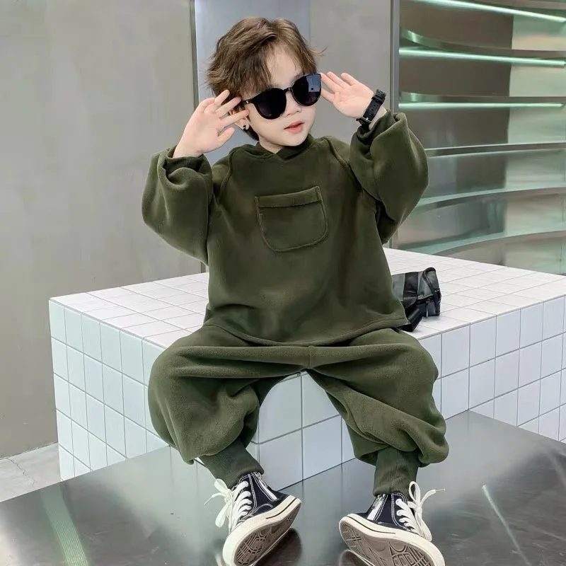 

2025 New Boys' Cool-Style Autumn-Winter Polar Fleece Two-Piece Outfit