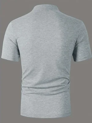 Dieses lässige Herren-Golf-Poloshirt mit Stehkragen ist ein einfarbiges Kleidungsstück mit kontrastierenden Details, das sich für Frühling, Sommer und verschiedene Anlässe eignet. – Detail 2