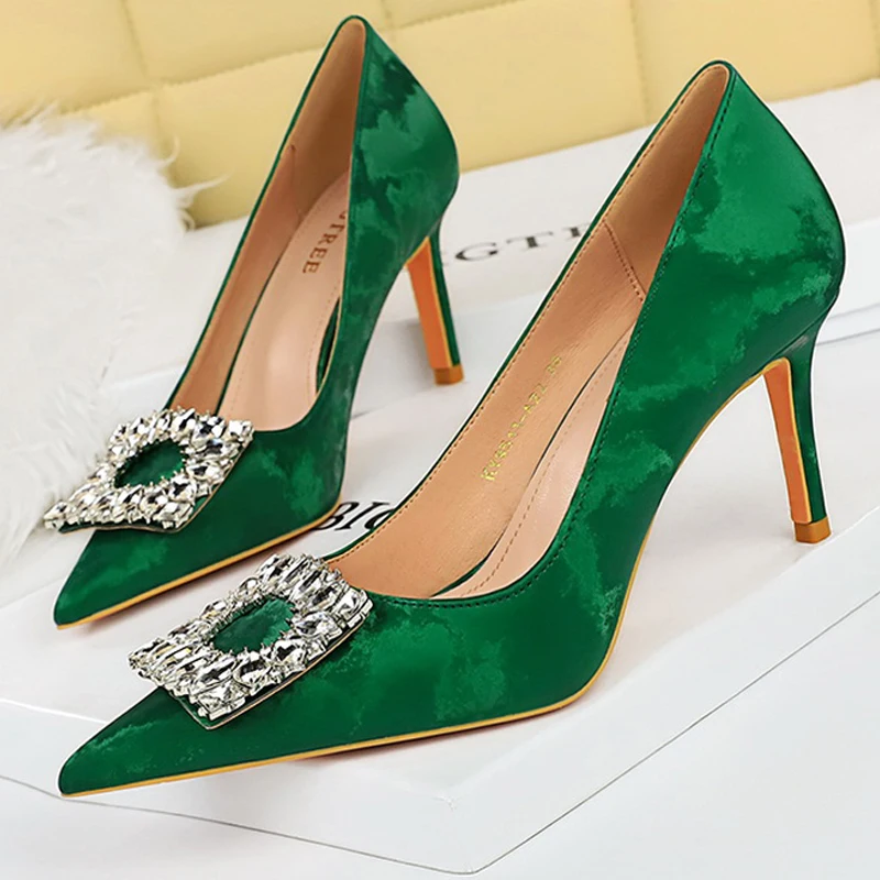 2024 Metal Rhinestone Women Pumps Luxury Banquet Shoes Kitten High Heels 7.5 Cm Stilettos Ladies Shoes Women Heels Pointed Pumps